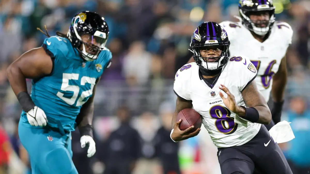 Lamar Jackson and the Baltimore Ravens lead the Jacksonville Jaguars 10-0 at halftime.